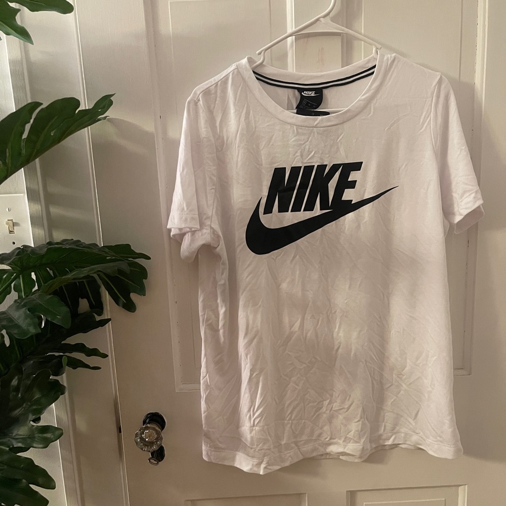 Nike Men's White T-Shirt